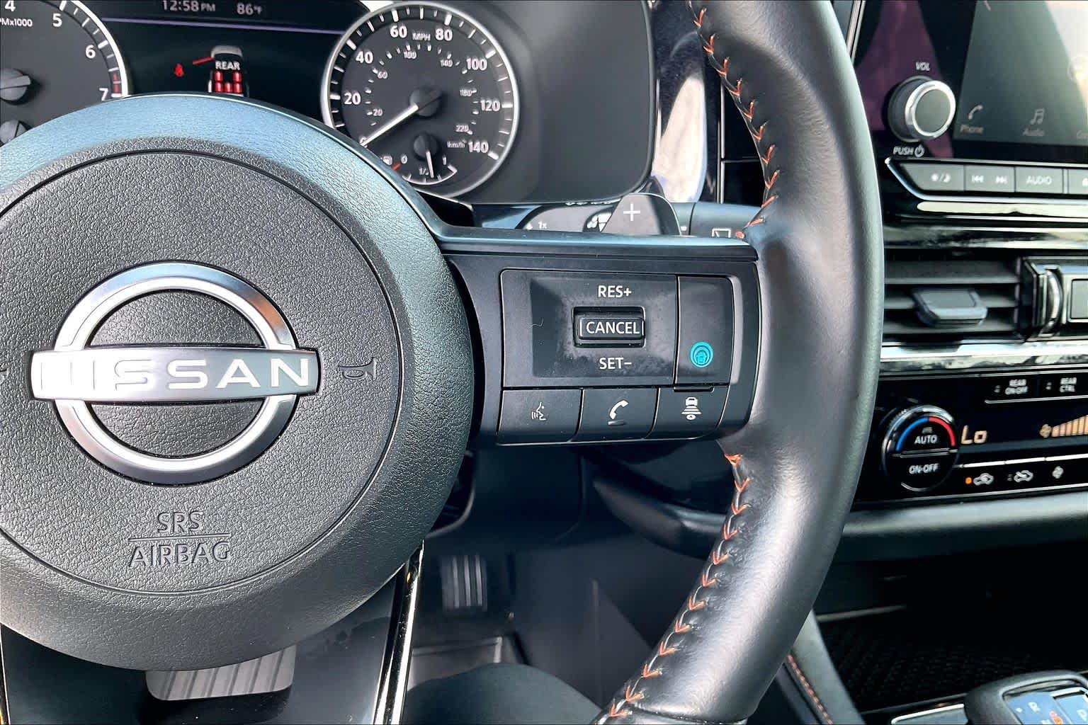 2025 Nissan Pathfinder photo 24 of 34