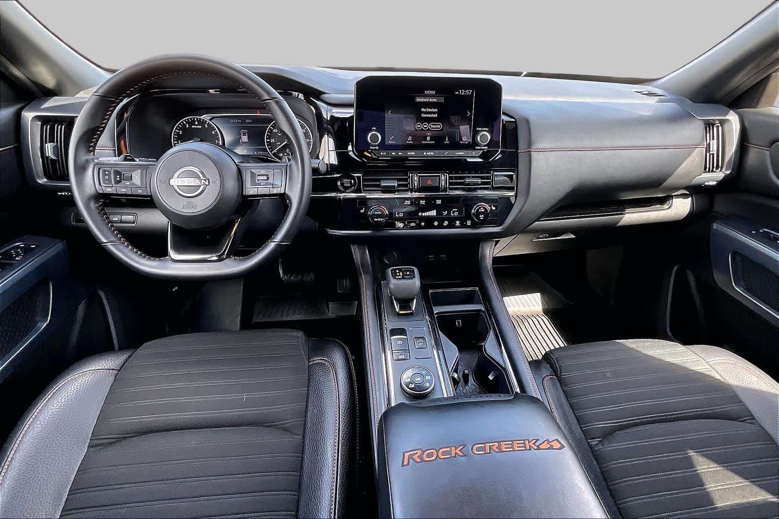 2025 Nissan Pathfinder photo 15 of 34