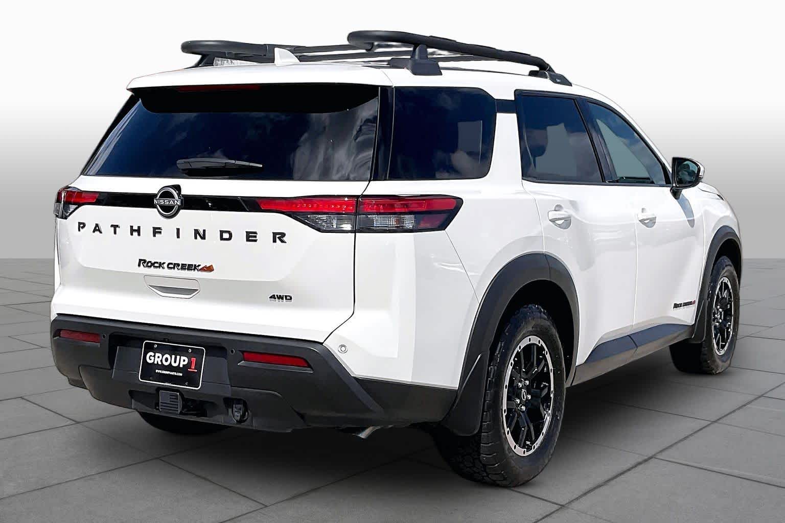 2025 Nissan Pathfinder photo 13 of 34