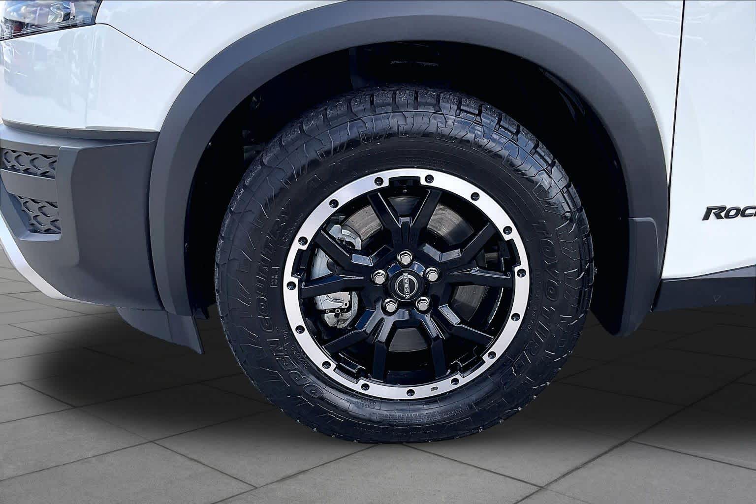 2025 Nissan Pathfinder photo 11 of 34