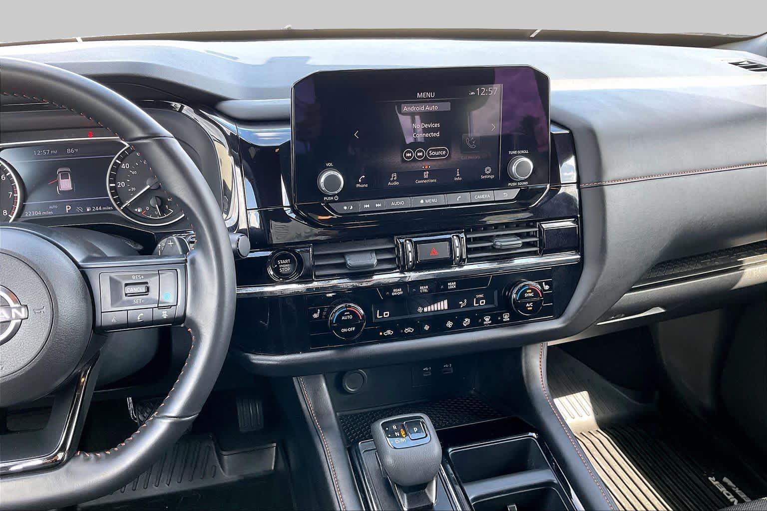 2025 Nissan Pathfinder photo 7 of 34