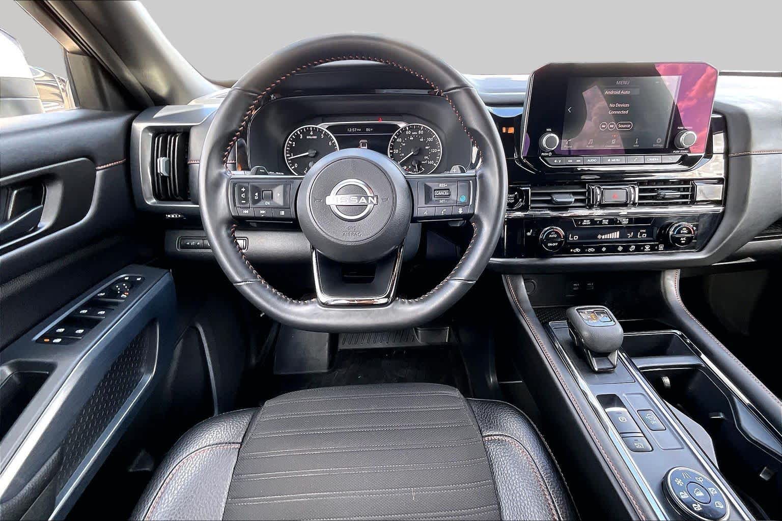 2025 Nissan Pathfinder photo 6 of 34