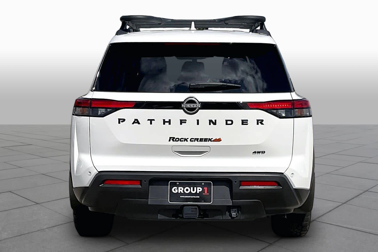 2025 Nissan Pathfinder photo 5 of 34