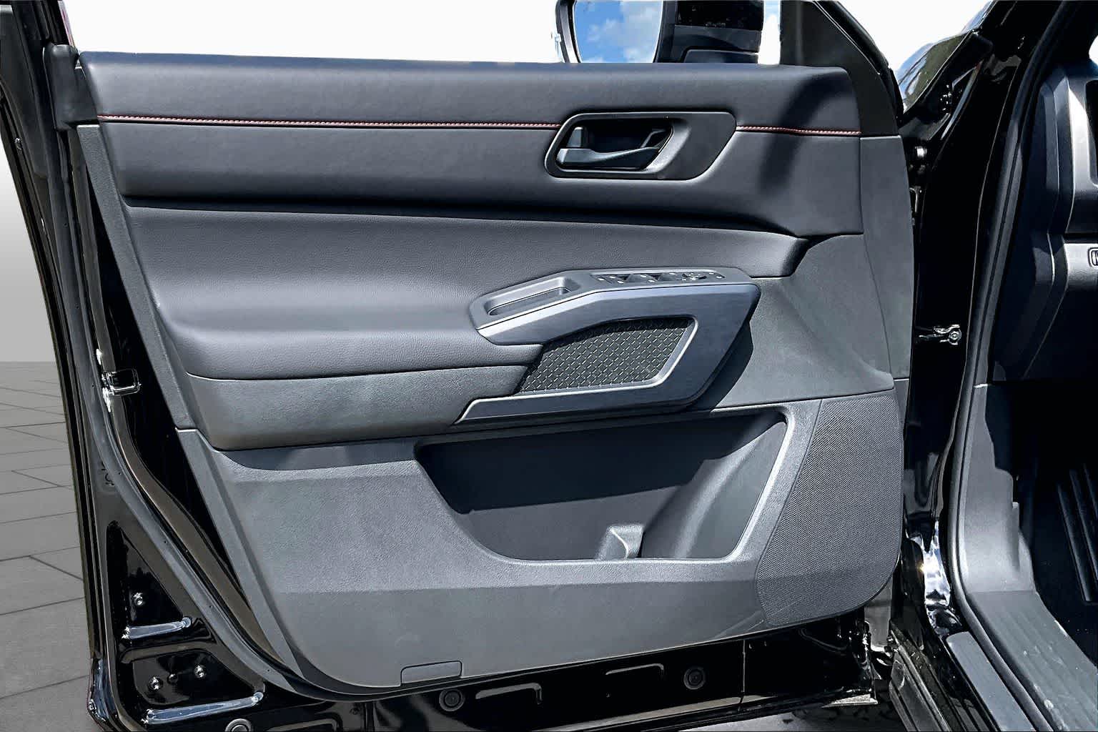 2026 Nissan Pathfinder Rock Creek Super Black at Price LeBlanc Nissan