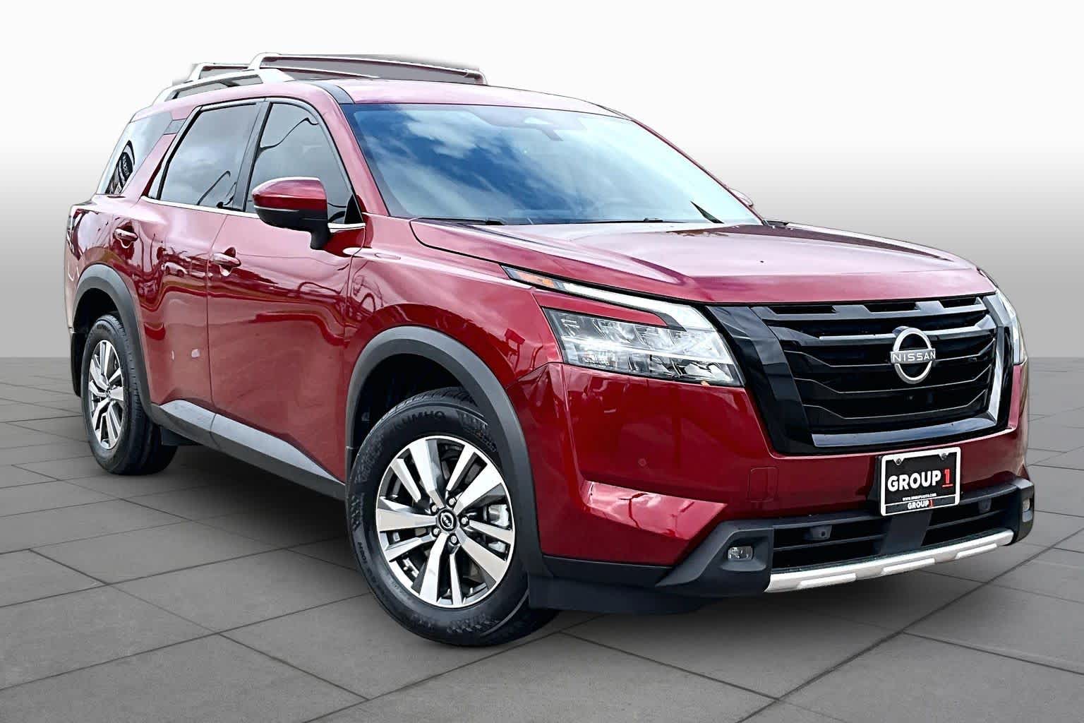 2023 Nissan Pathfinder SL - 2