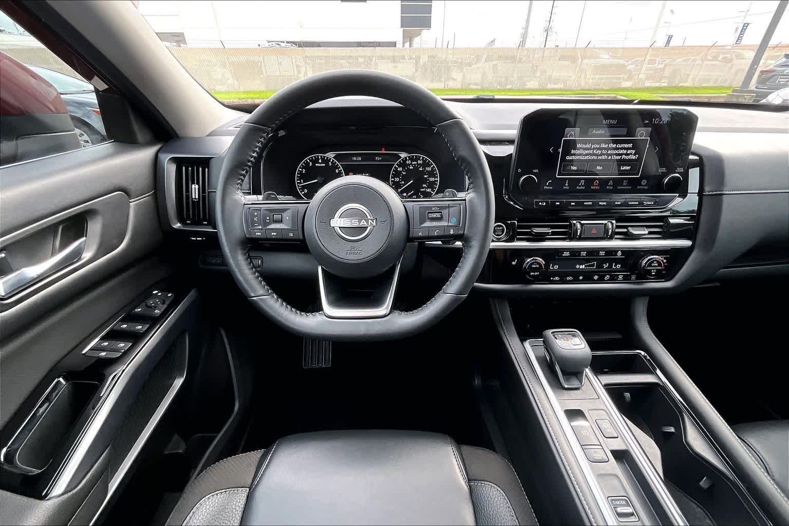2023 Nissan Pathfinder SL - 5