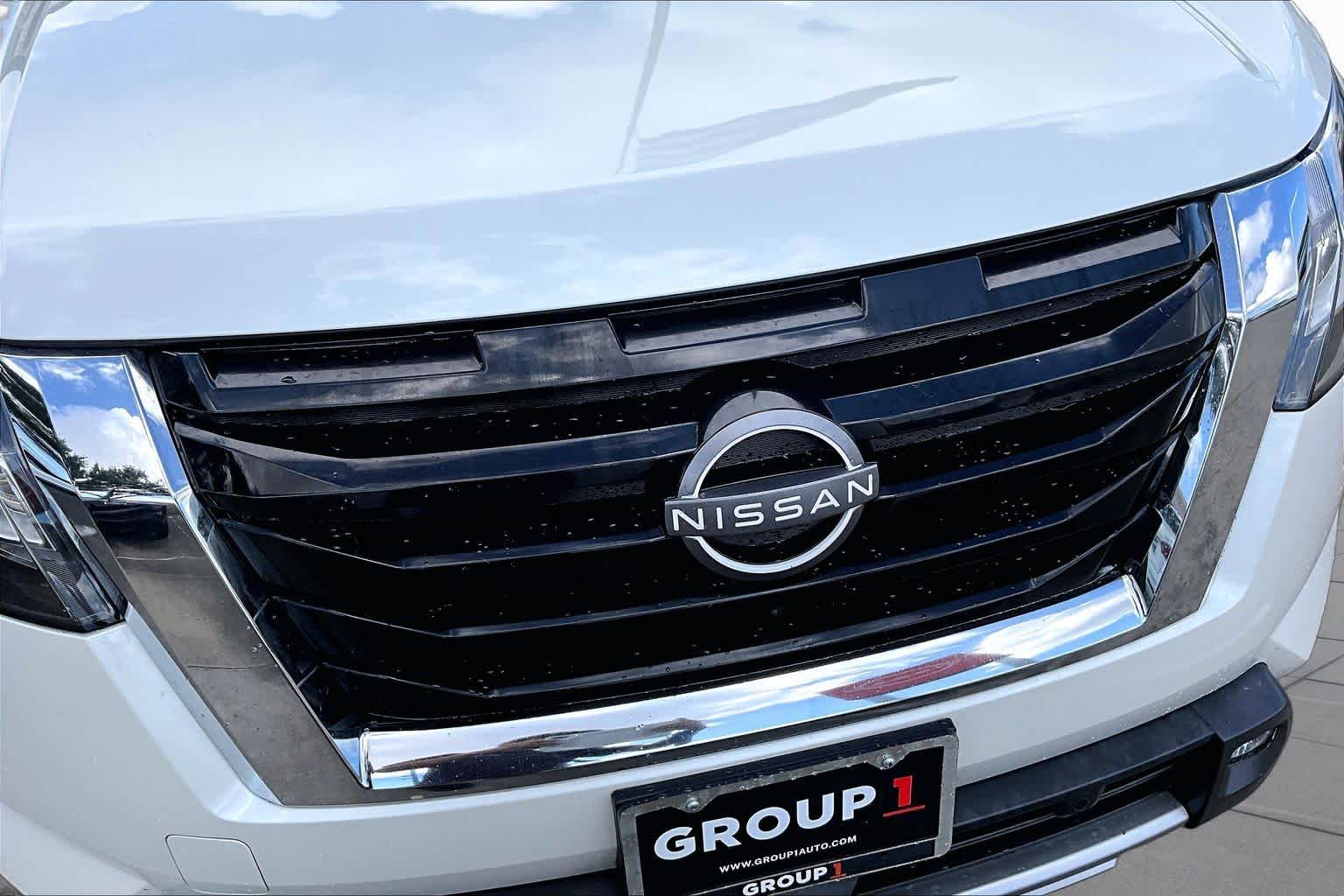 2024 Nissan Pathfinder SL Pearl White Tricoat at Honda of Clear Lake