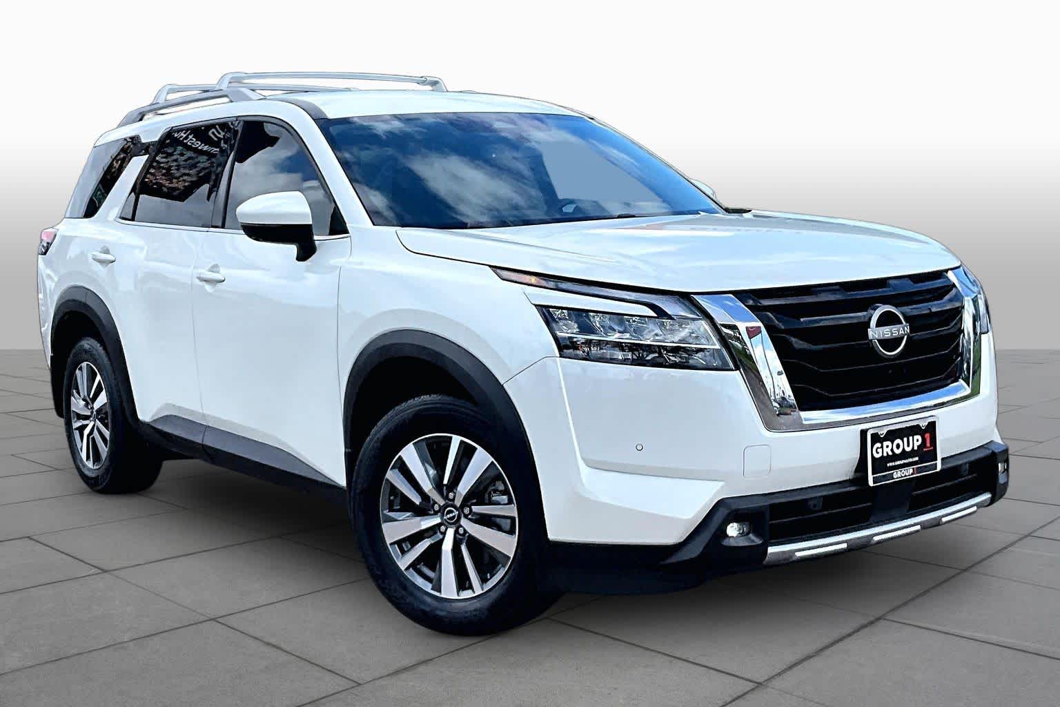 2024 Nissan Pathfinder SL Pearl White Tricoat at Honda of Clear Lake