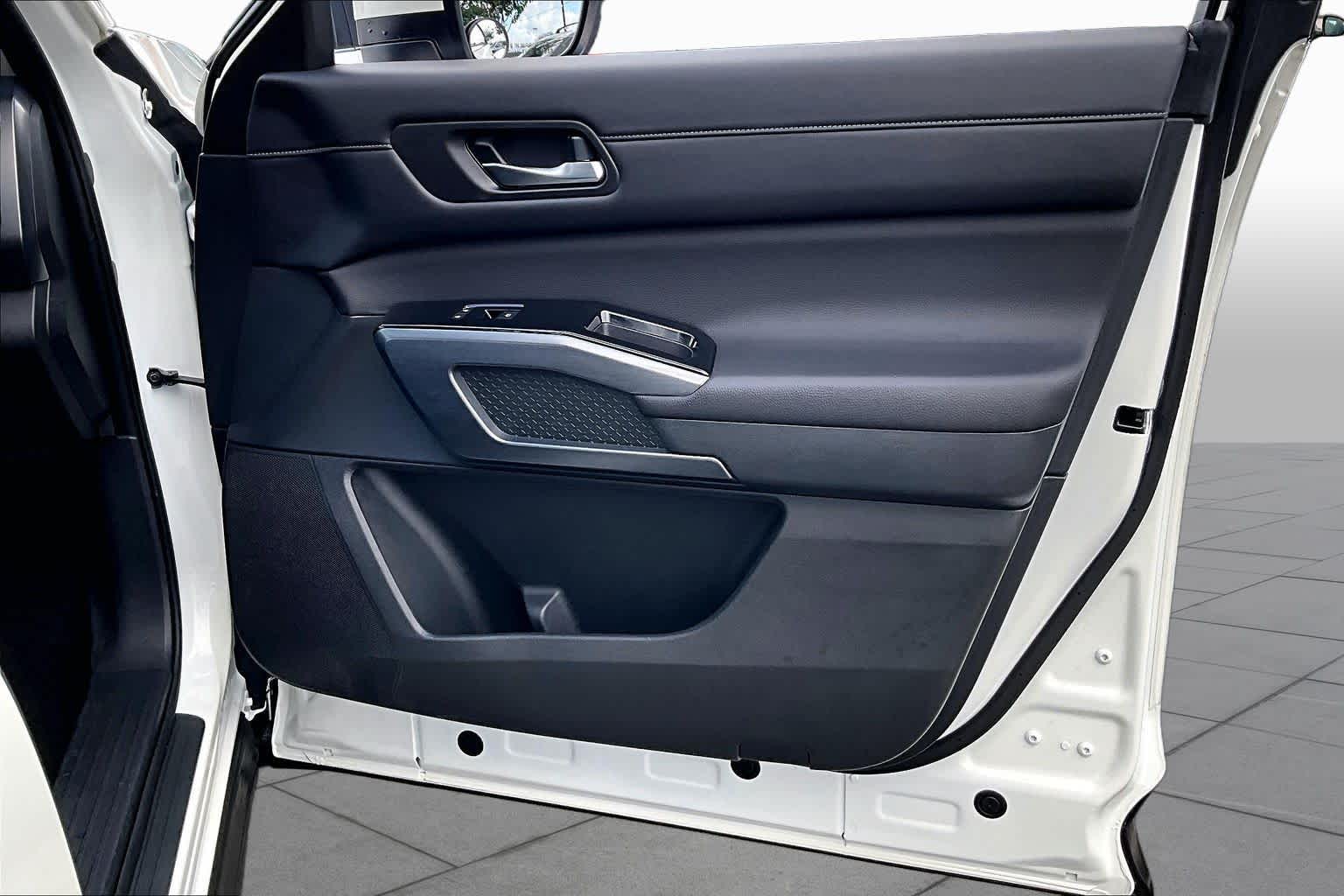 2024 Nissan Pathfinder SL Pearl White Tricoat at Honda of Clear Lake