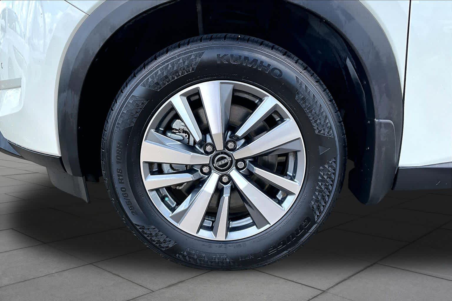 2024 Nissan Pathfinder SL Pearl White Tricoat at Honda of Clear Lake