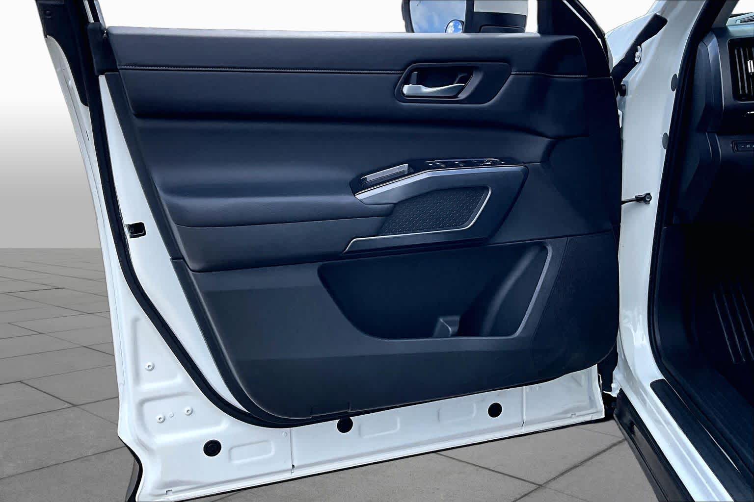 2024 Nissan Pathfinder SL Pearl White Tricoat at Honda of Clear Lake