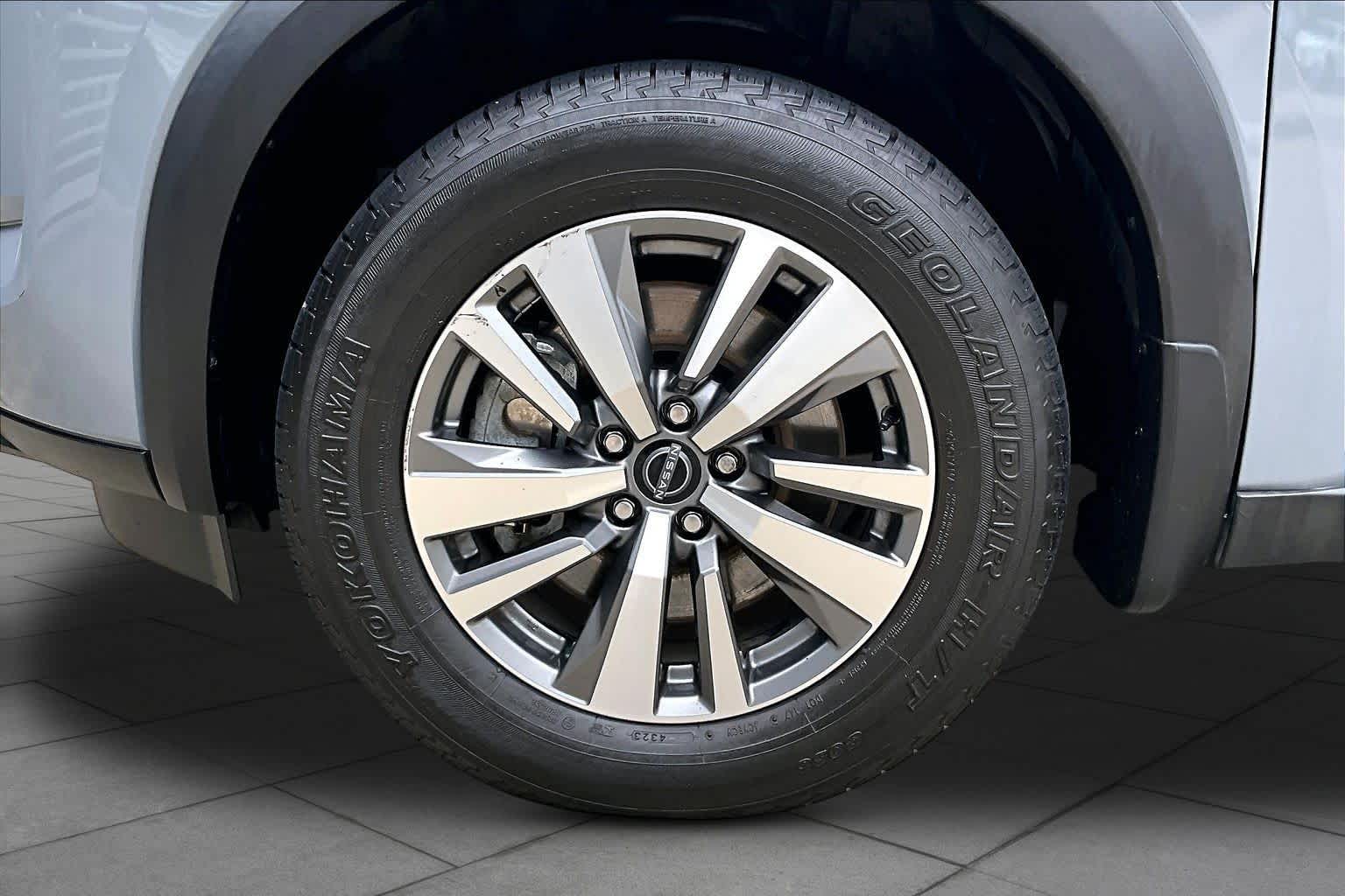 2023 Nissan Pathfinder SL Solid Gray/Super Black at Texan GMC Buick