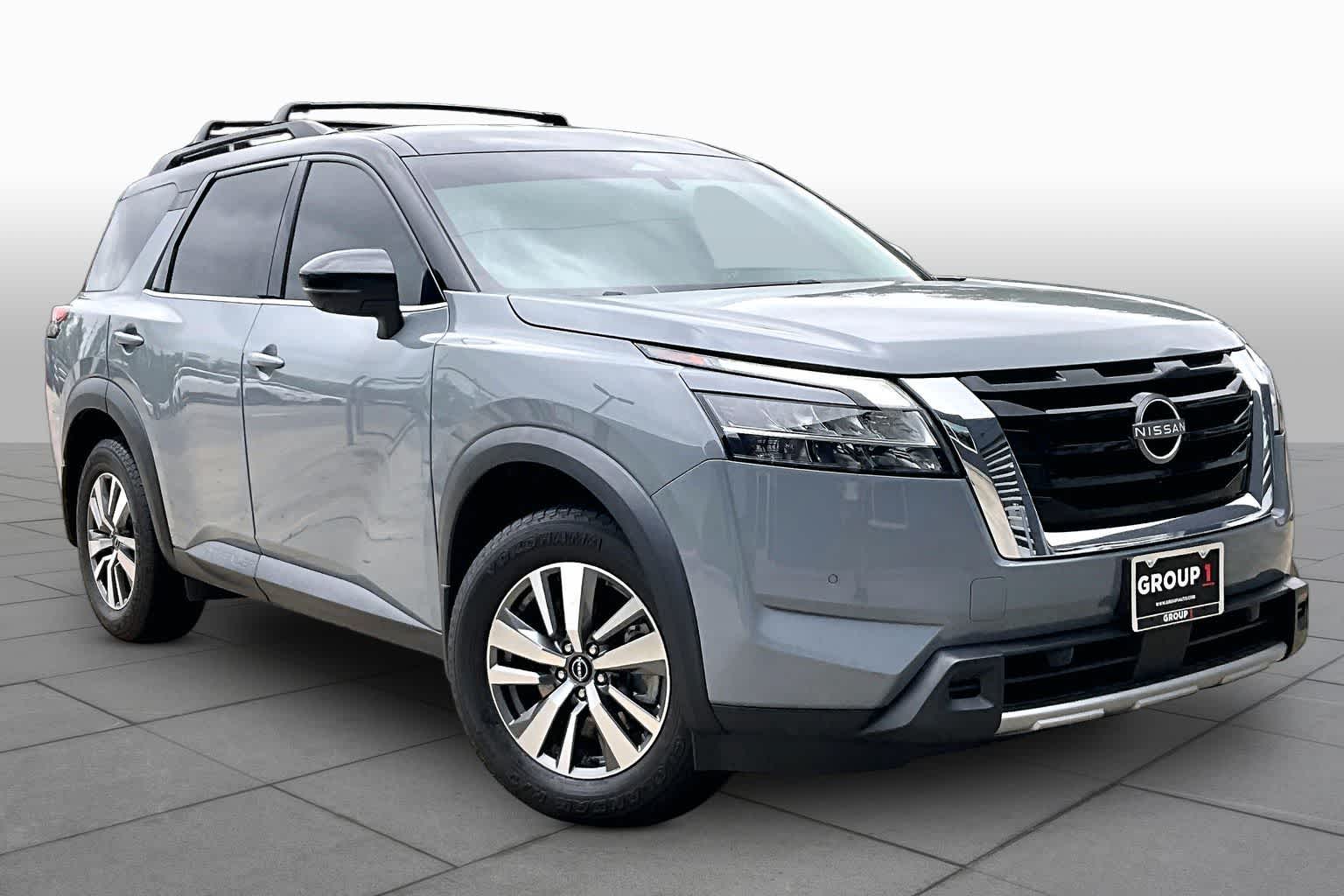 2023 Nissan Pathfinder SL - 2