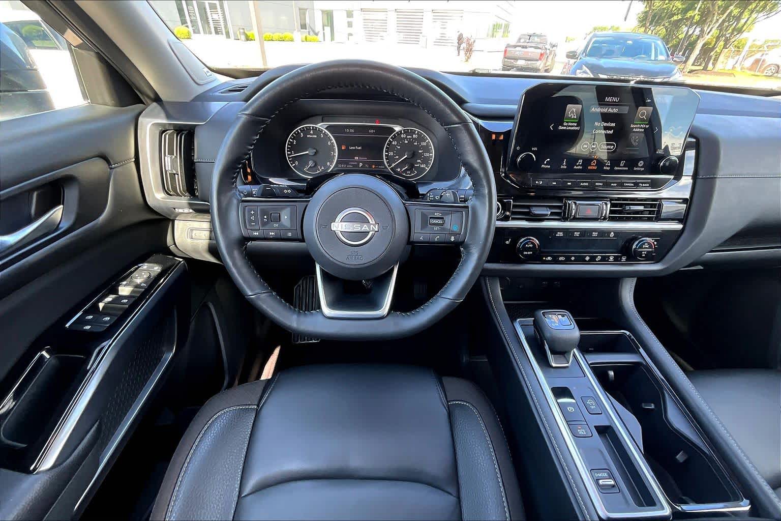 2023 Nissan Pathfinder SL - 5