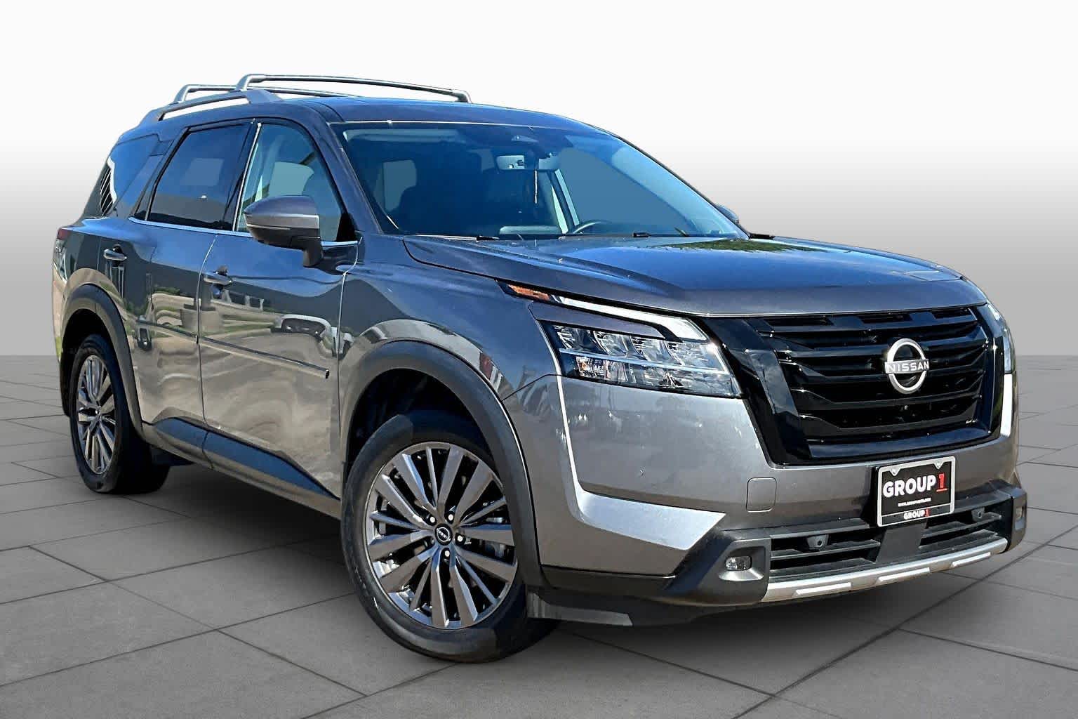 2023 Nissan Pathfinder SL - 2