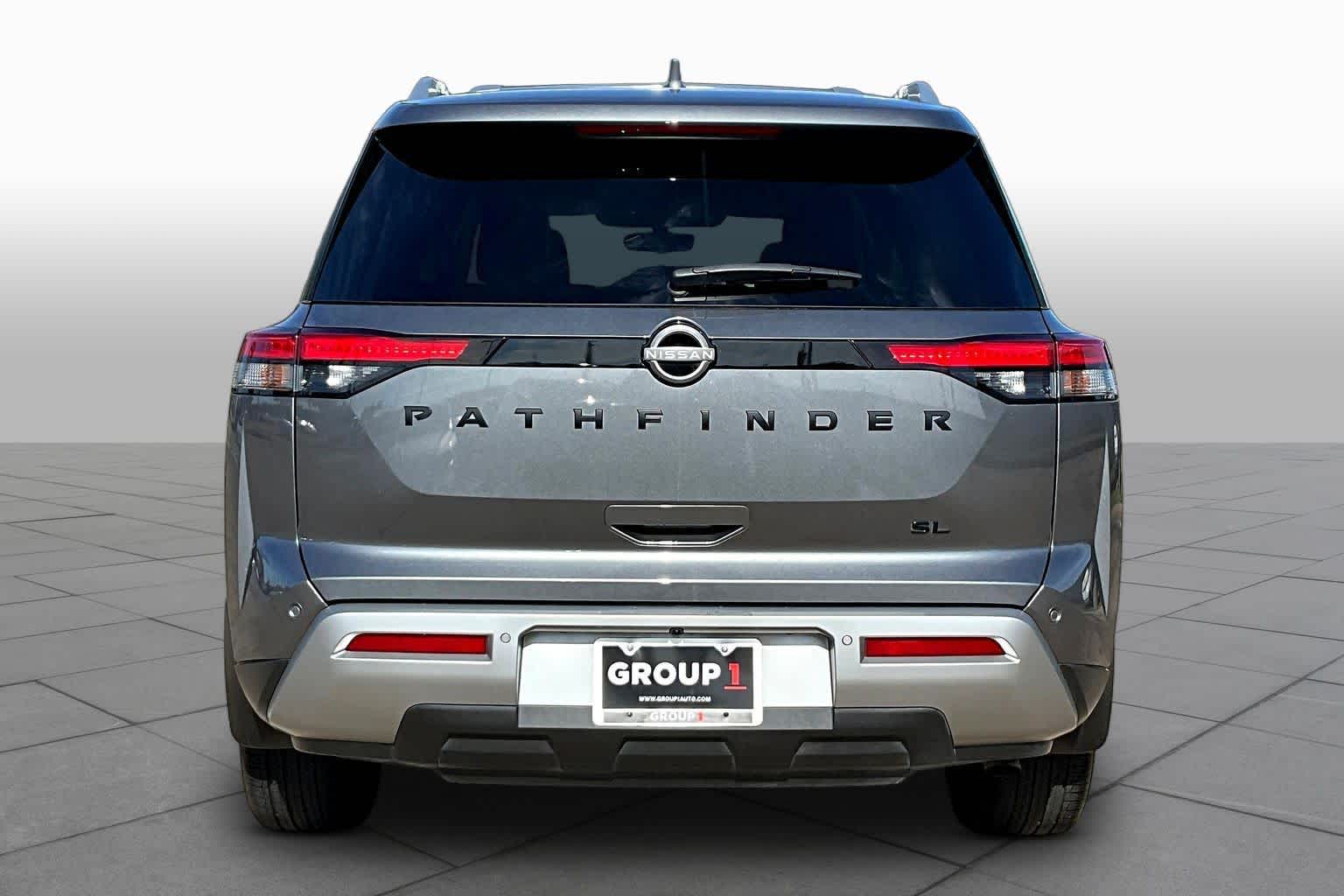 2023 Nissan Pathfinder SL - 4