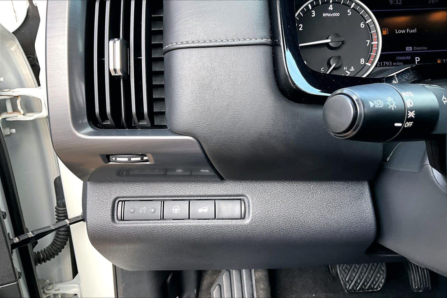 2023 Nissan Pathfinder SL Pearl White Tricoat at Lexus Southwest Houston