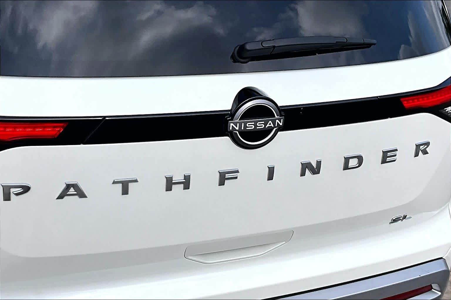 2023 Nissan Pathfinder SL Pearl White Tricoat at Lexus Southwest Houston