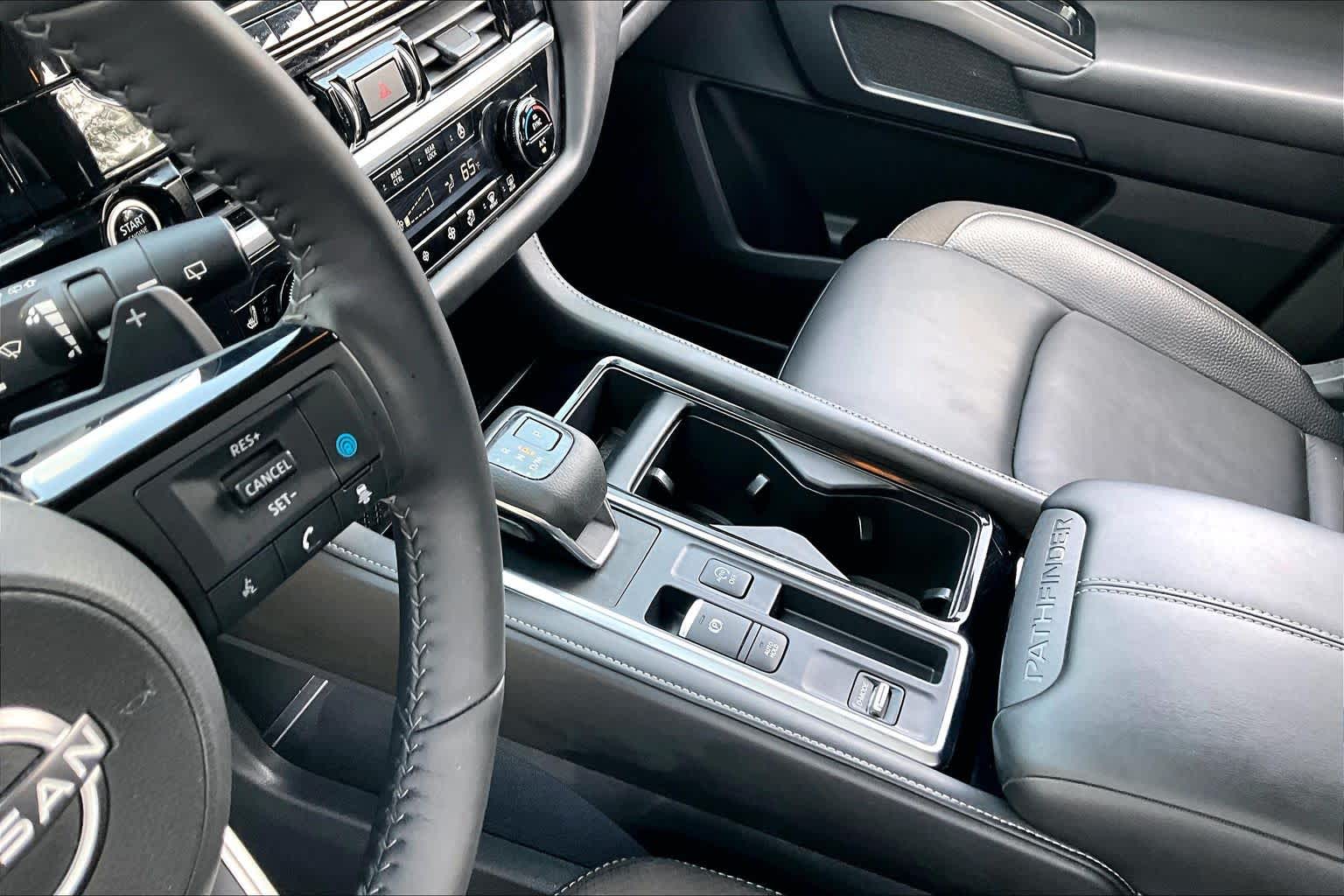 2023 Nissan Pathfinder SL Pearl White Tricoat at Lexus Southwest Houston
