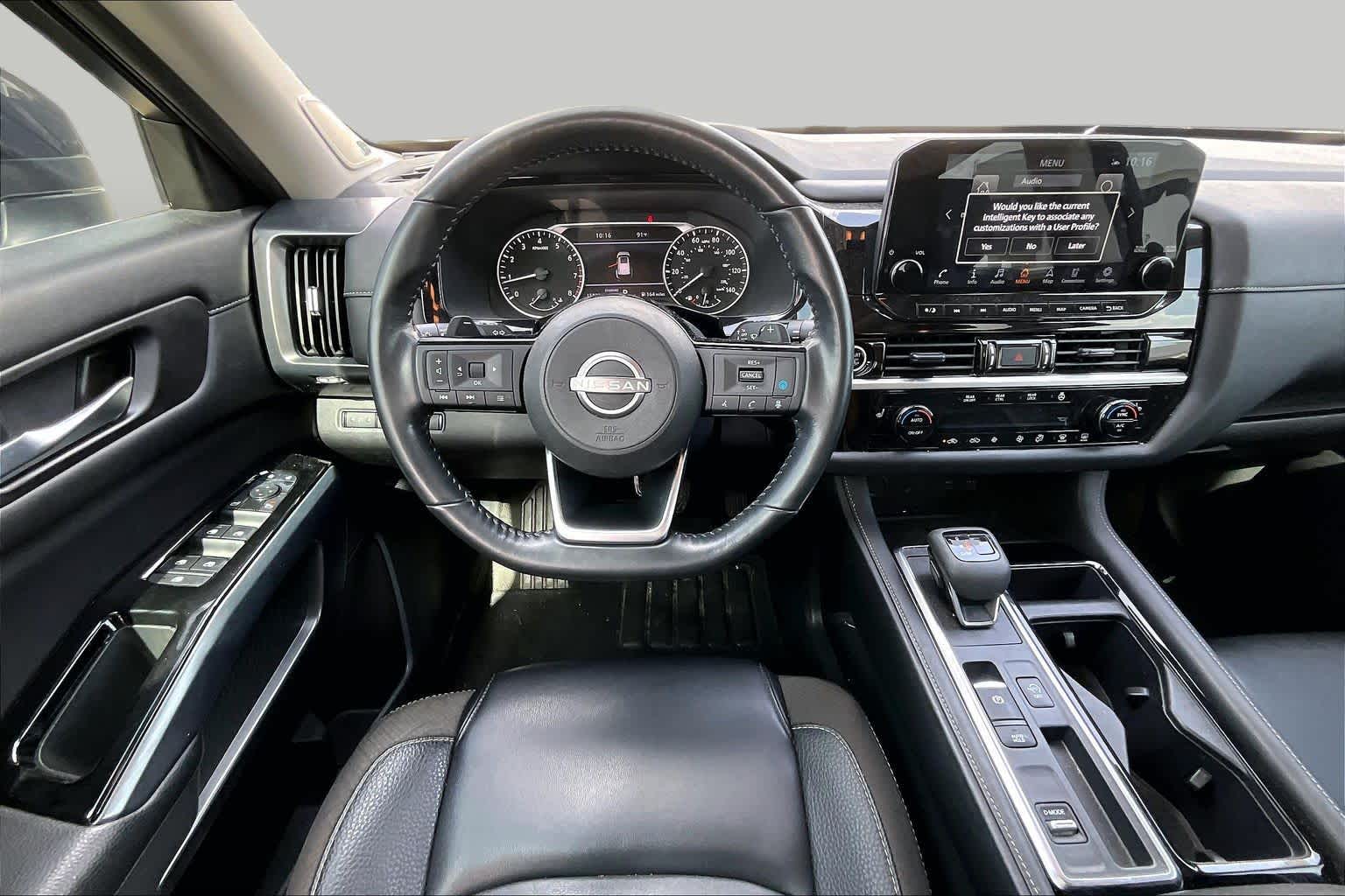 2023 Nissan Pathfinder SL Pearl White Tricoat/Super Black at Lone Star Chevrolet