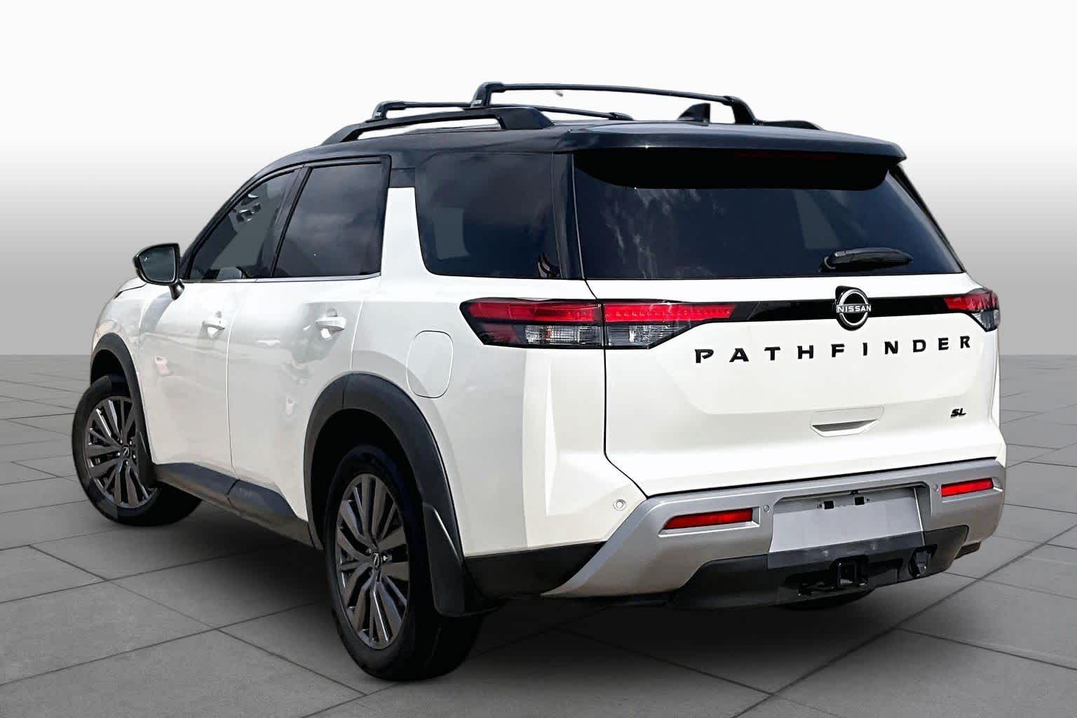 2023 Nissan Pathfinder SL Pearl White Tricoat/Super Black at Lone Star Chevrolet