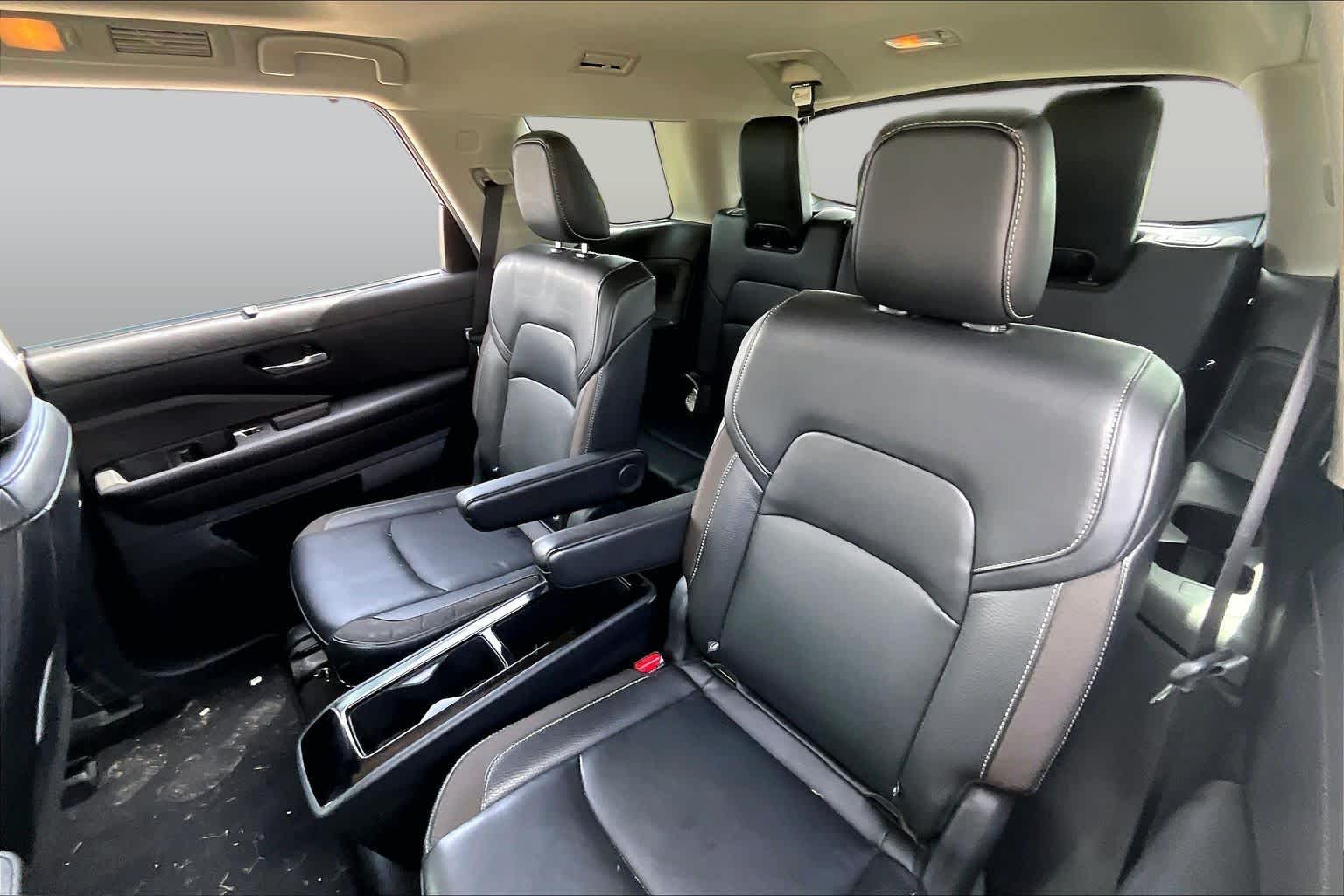 2023 Nissan Pathfinder SL Pearl White Tricoat/Super Black at Lone Star Chevrolet