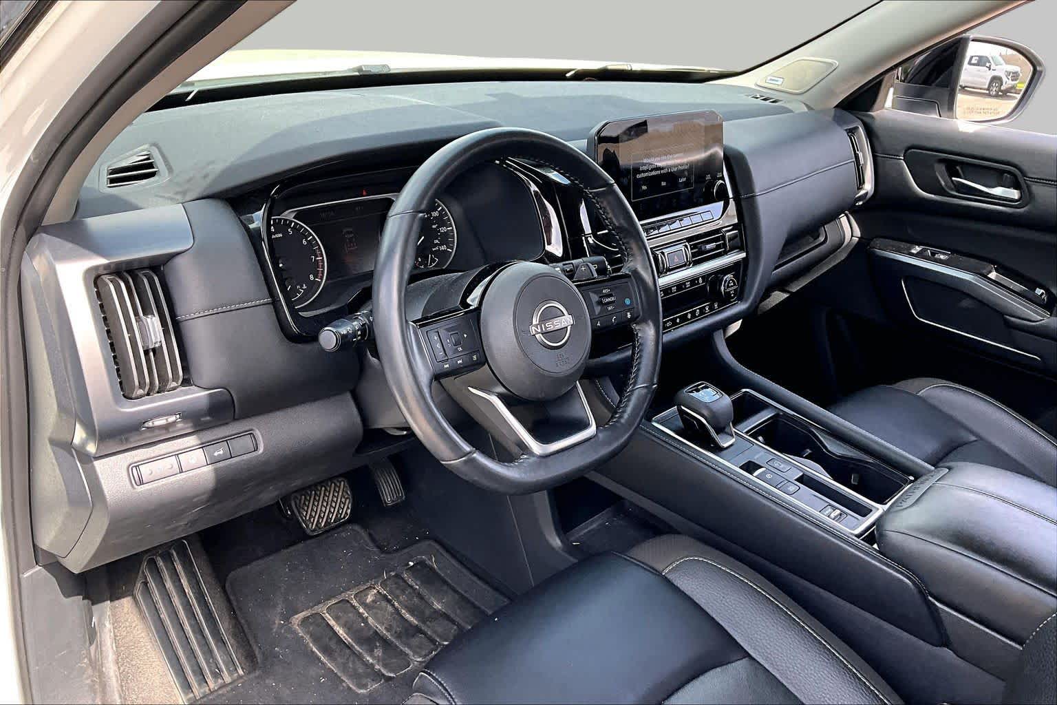 2023 Nissan Pathfinder SL Pearl White Tricoat/Super Black at Lone Star Chevrolet