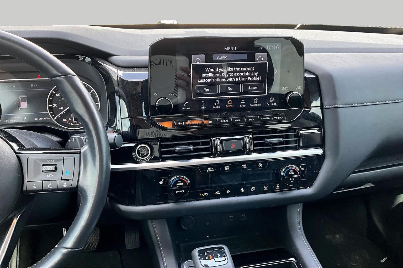 2023 Nissan Pathfinder SL Pearl White Tricoat/Super Black at Lone Star Chevrolet