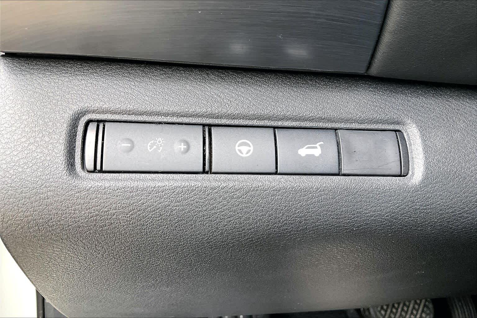 2022 Nissan Pathfinder photo 30 of 33