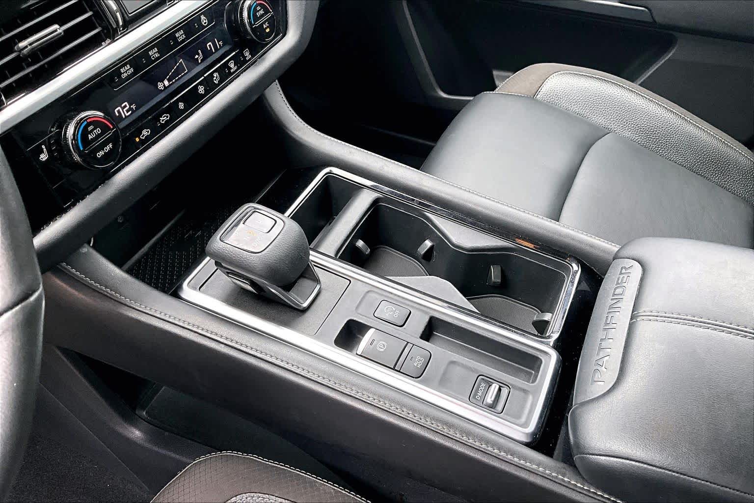 2022 Nissan Pathfinder photo 14 of 33