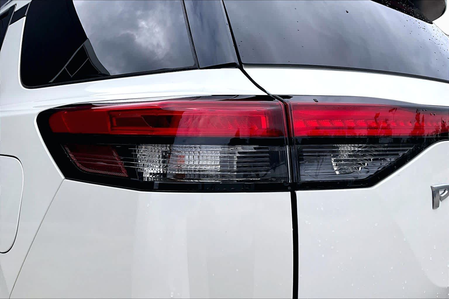 2022 Nissan Pathfinder photo 26 of 33