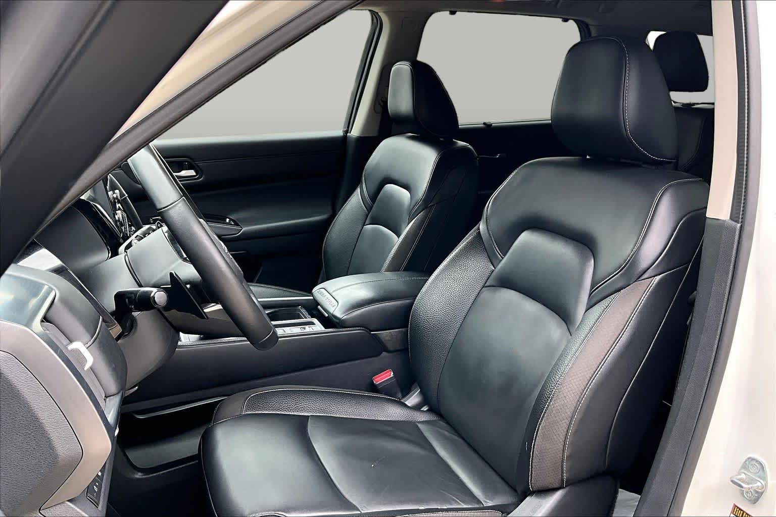 2022 Nissan Pathfinder photo 6 of 33