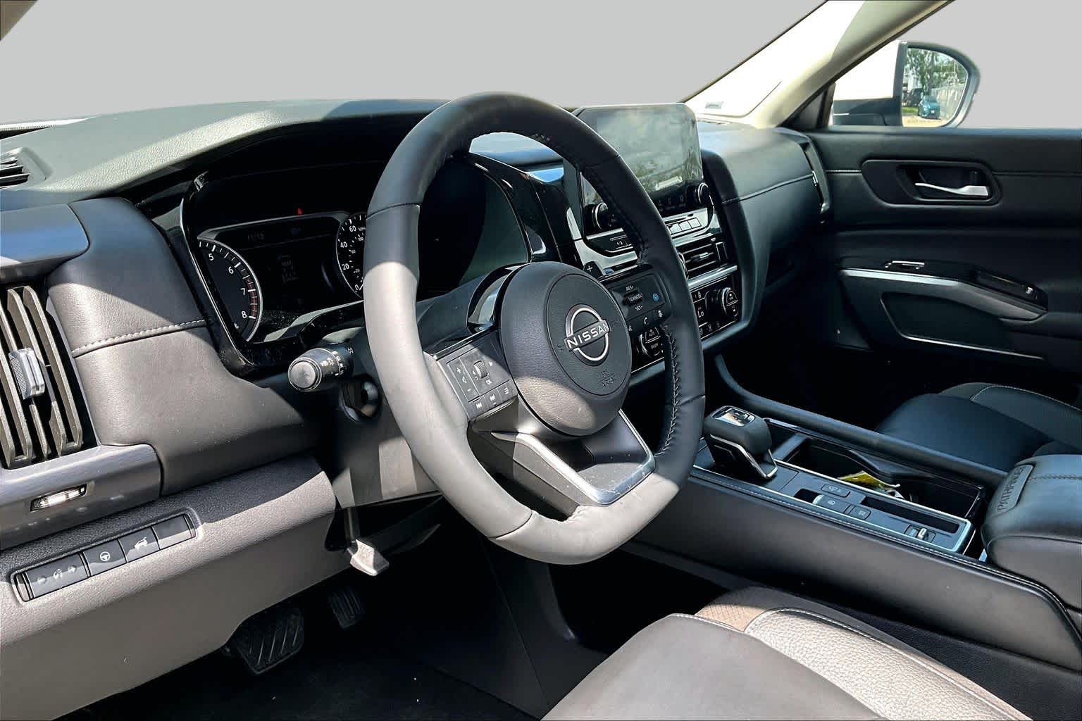2024 Nissan Pathfinder SL Pearl White Tricoat at AutoNation USA Katy