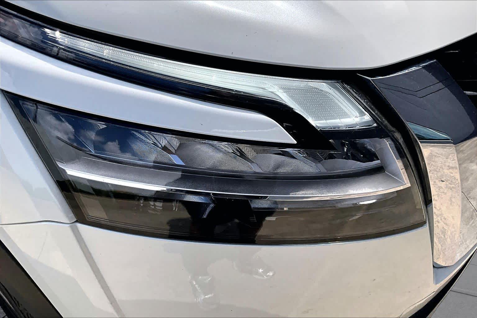 2024 Nissan Pathfinder SL Pearl White Tricoat at AutoNation USA Katy