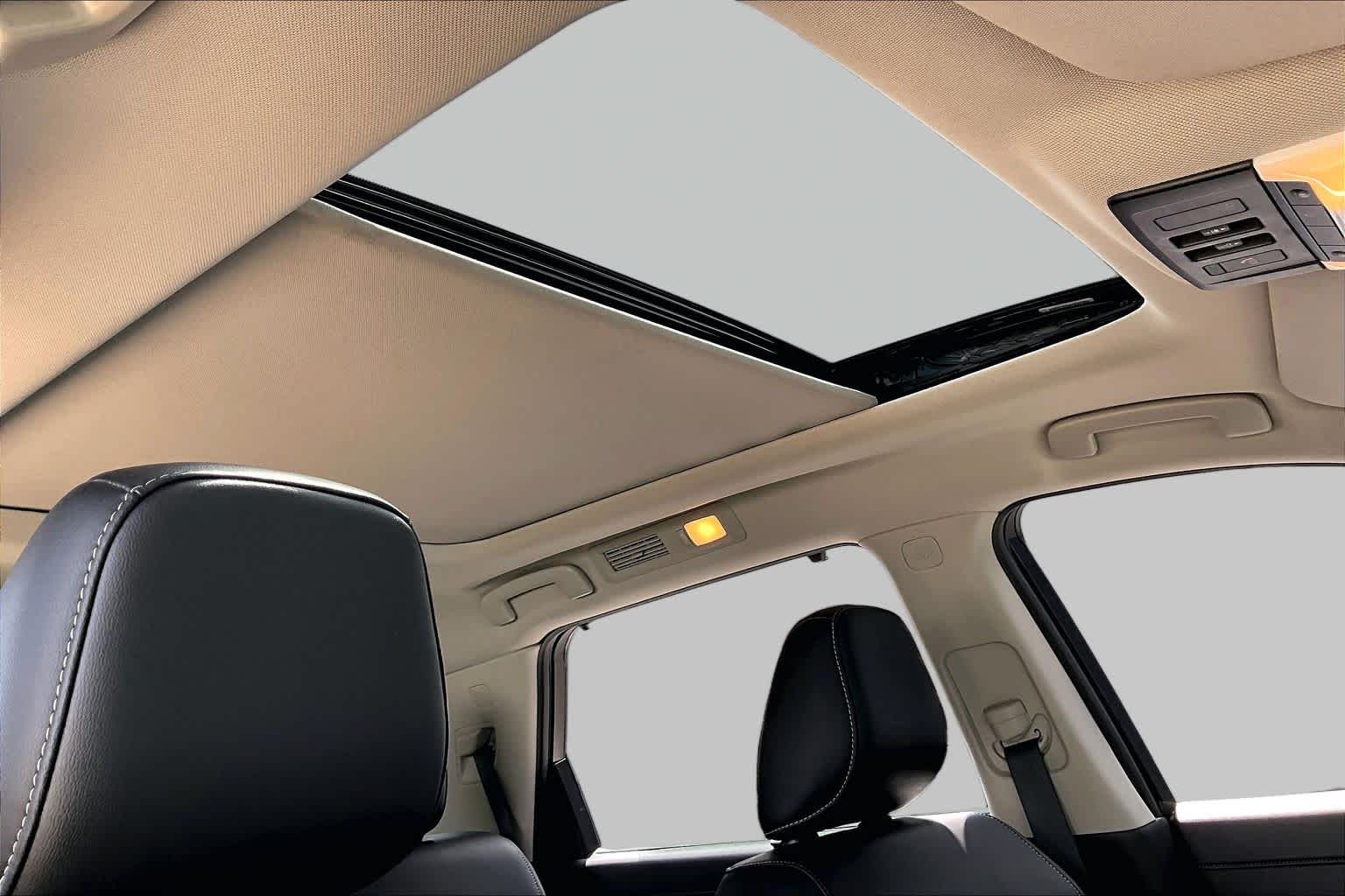 2024 Nissan Pathfinder SL Pearl White Tricoat at AutoNation USA Katy