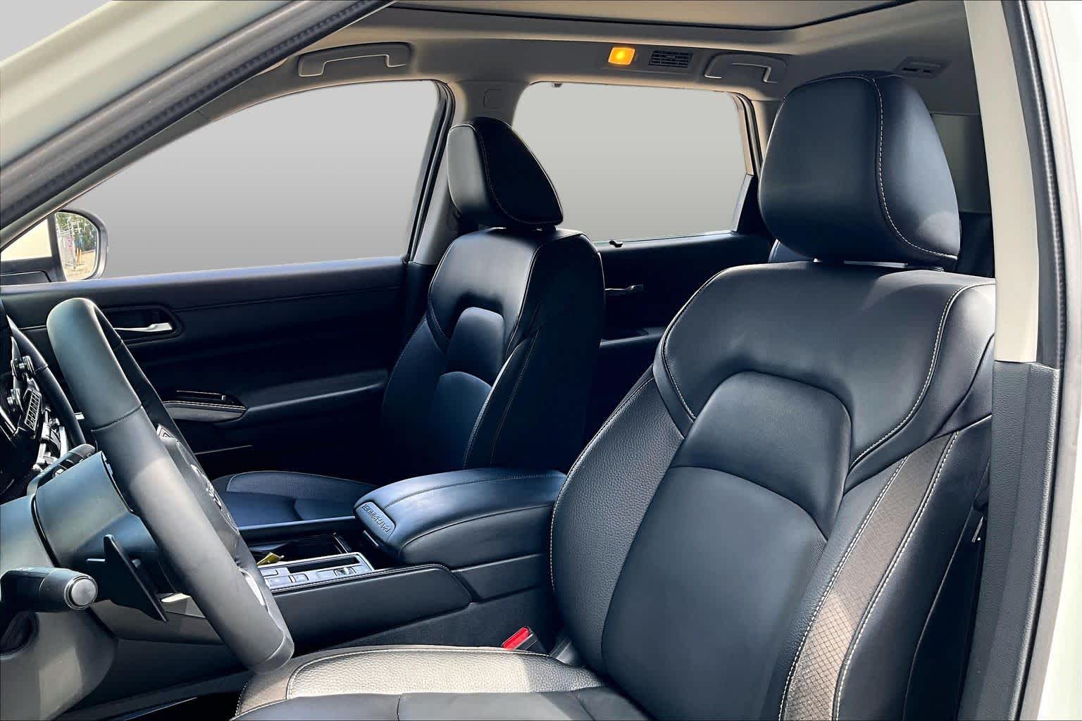 2024 Nissan Pathfinder SL Pearl White Tricoat at AutoNation USA Katy