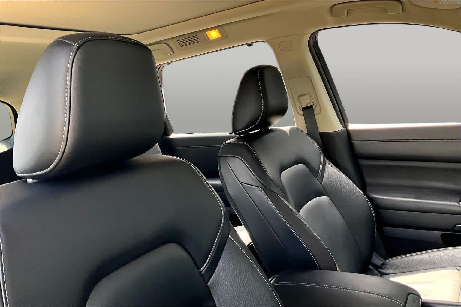 2024 Nissan Pathfinder SL Pearl White Tricoat at AutoNation USA Katy