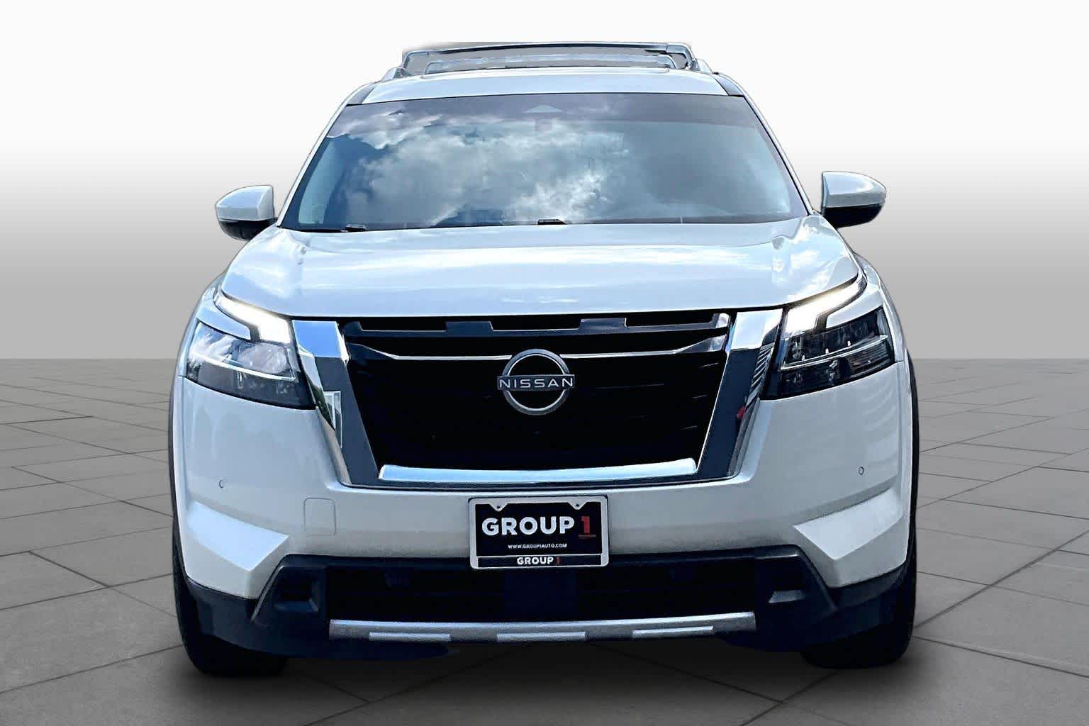 2024 Nissan Pathfinder SL Pearl White Tricoat at AutoNation USA Katy