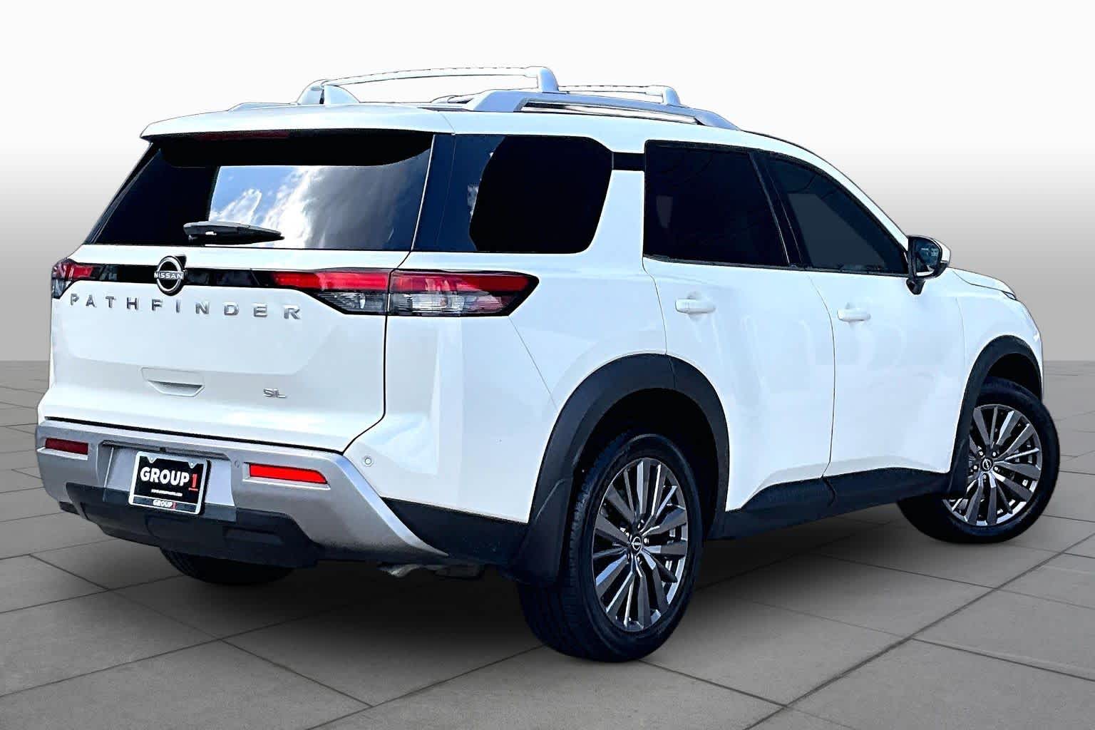 2024 Nissan Pathfinder SL Pearl White Tricoat at AutoNation USA Katy