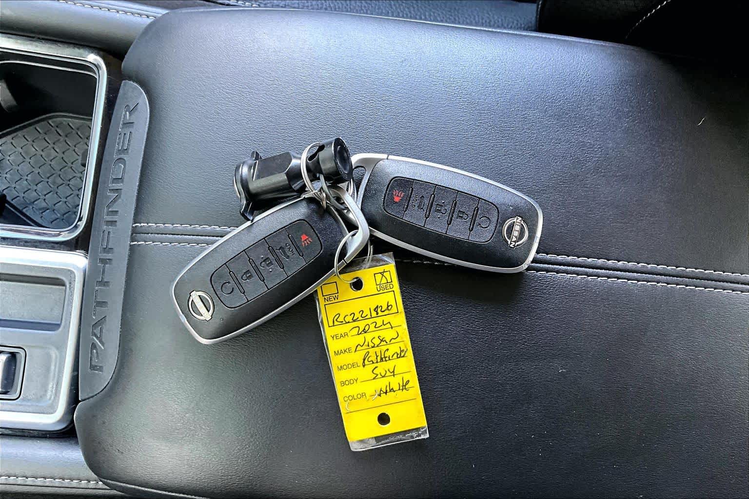 2024 Nissan Pathfinder SL Pearl White Tricoat at AutoNation USA Katy