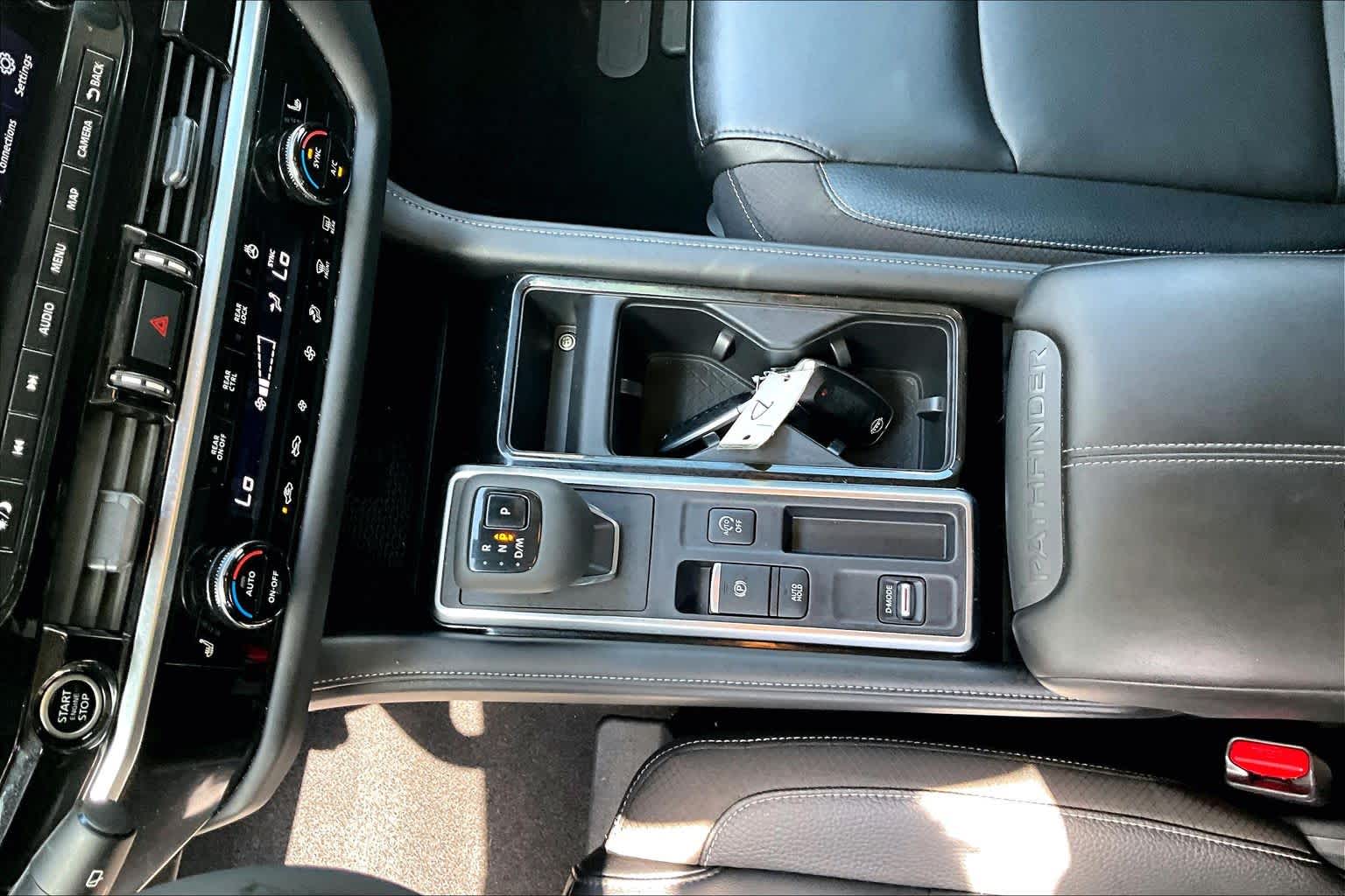 2024 Nissan Pathfinder SL Pearl White Tricoat at AutoNation USA Katy