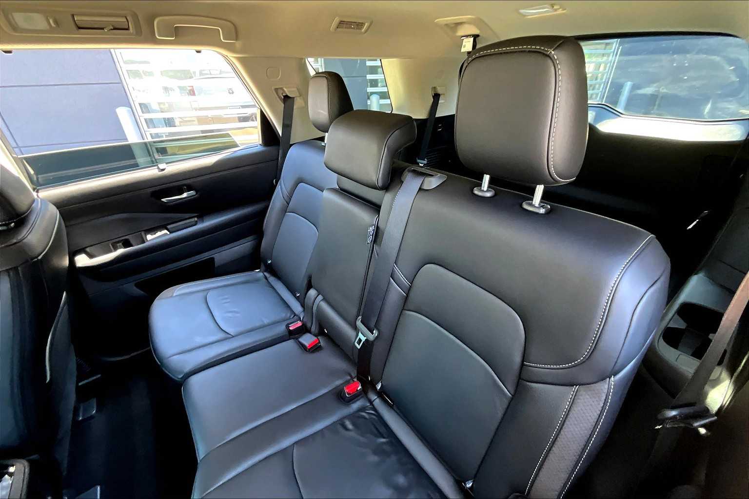 2024 Nissan Pathfinder SL Pearl White Tricoat at Turner Chevrolet