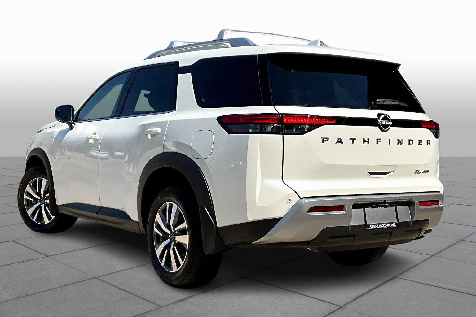 2024 Nissan Pathfinder SL Pearl White Tricoat at Turner Chevrolet