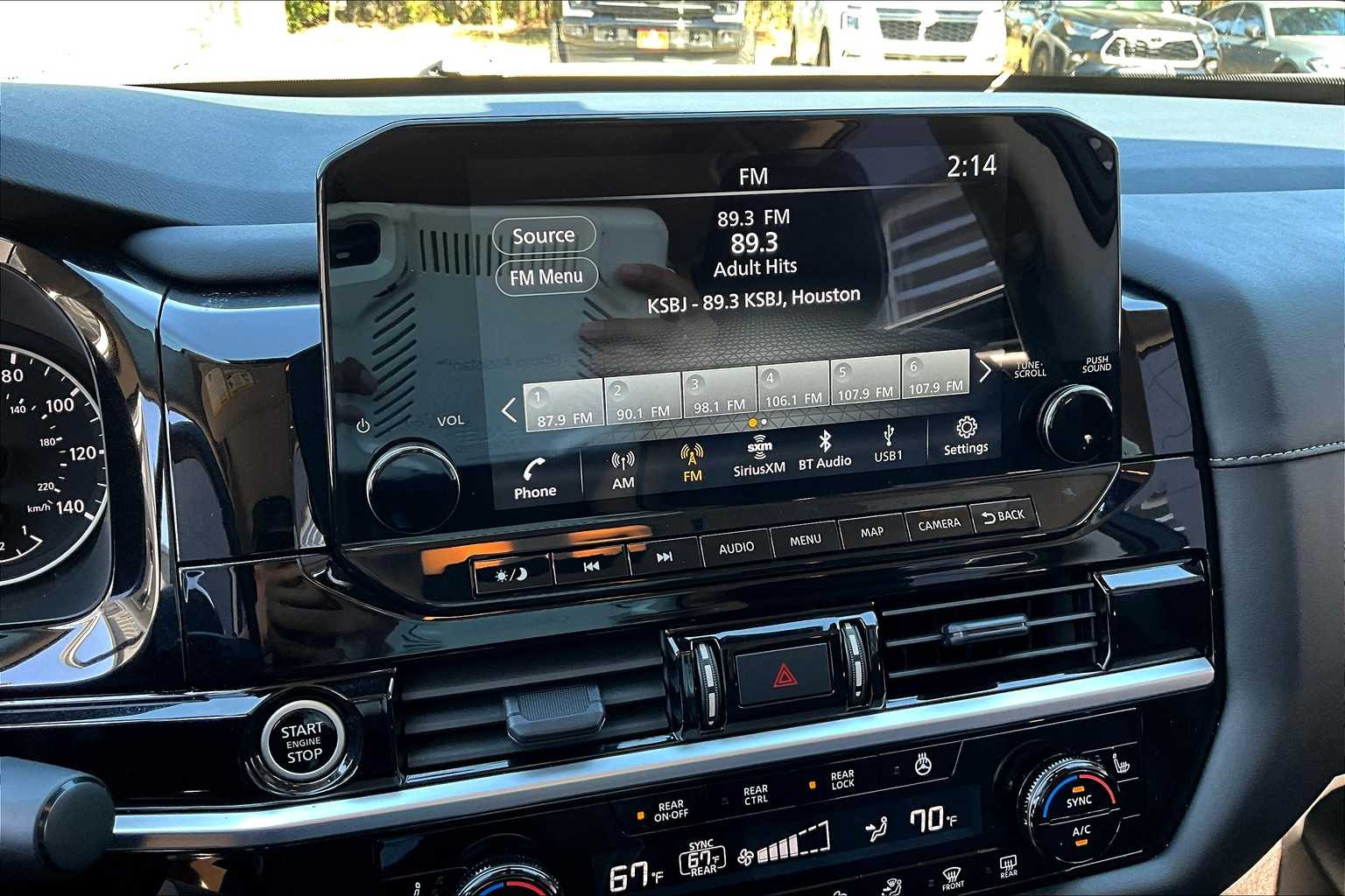 2024 Nissan Pathfinder SL Pearl White Tricoat at Turner Chevrolet