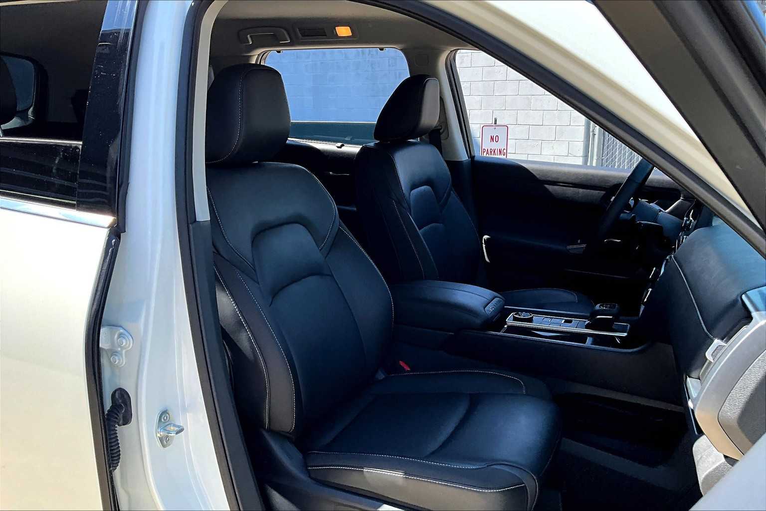 2024 Nissan Pathfinder SL Pearl White Tricoat at Turner Chevrolet