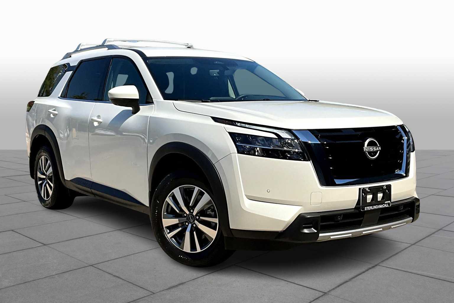 2024 Nissan Pathfinder SL Pearl White Tricoat at Turner Chevrolet
