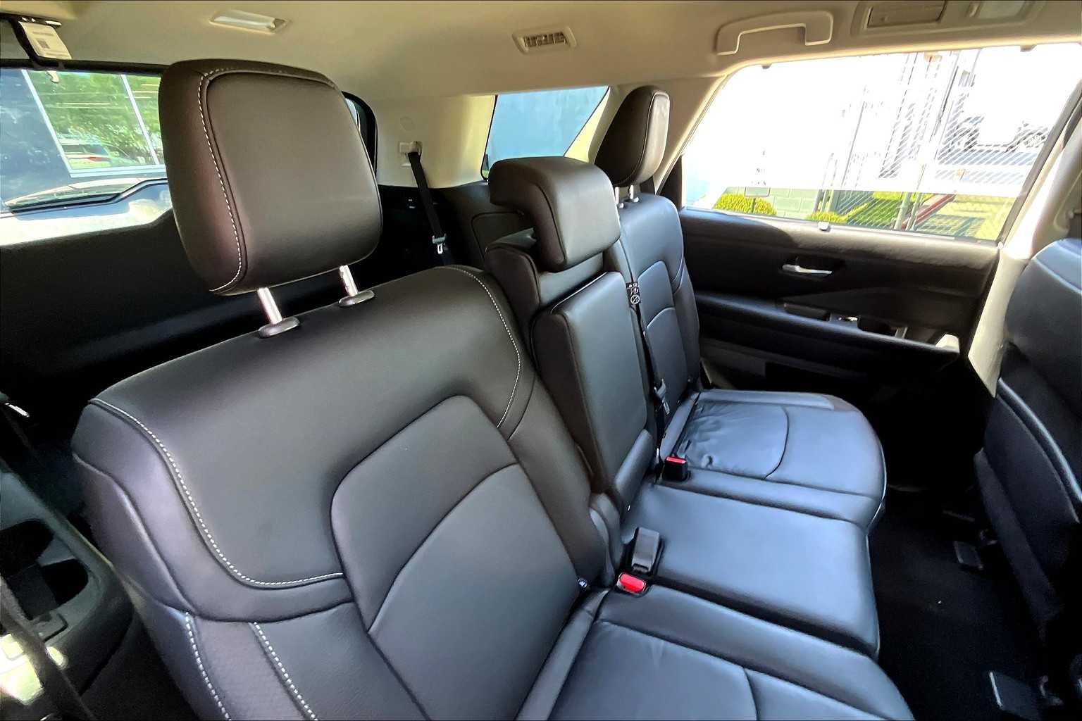 2024 Nissan Pathfinder SL Pearl White Tricoat at Turner Chevrolet