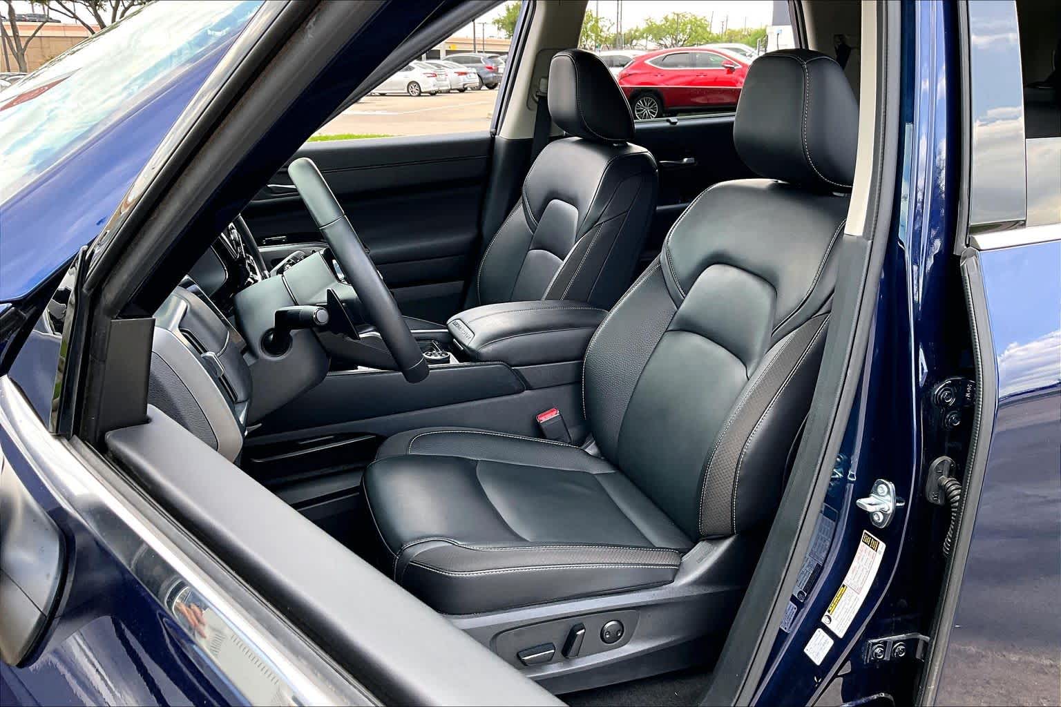 2025 Nissan Pathfinder SL - 7