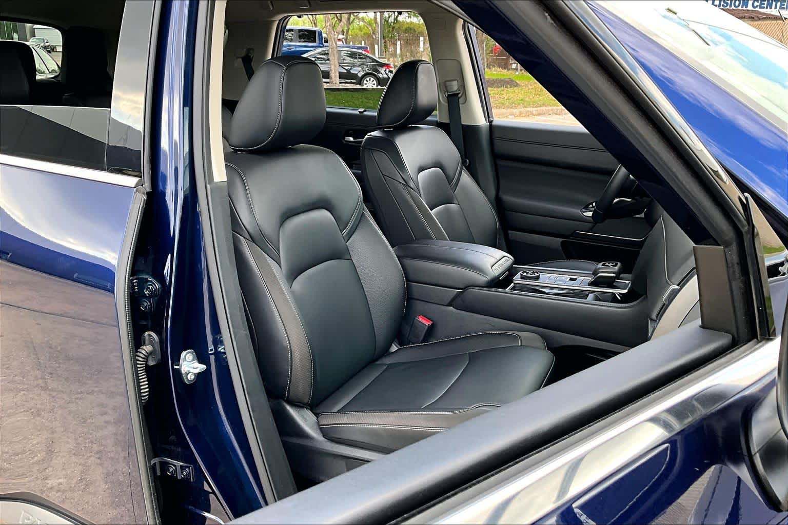 2025 Nissan Pathfinder SL - 8