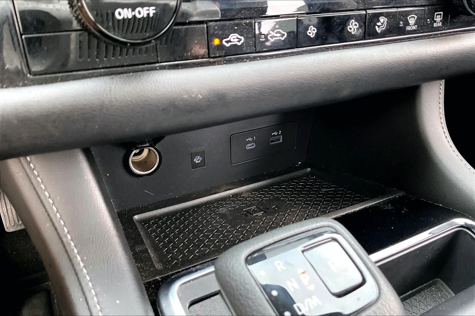 2024 Nissan Pathfinder SL Pearl White Tricoat/Super Black at Sterling McCall Nissan